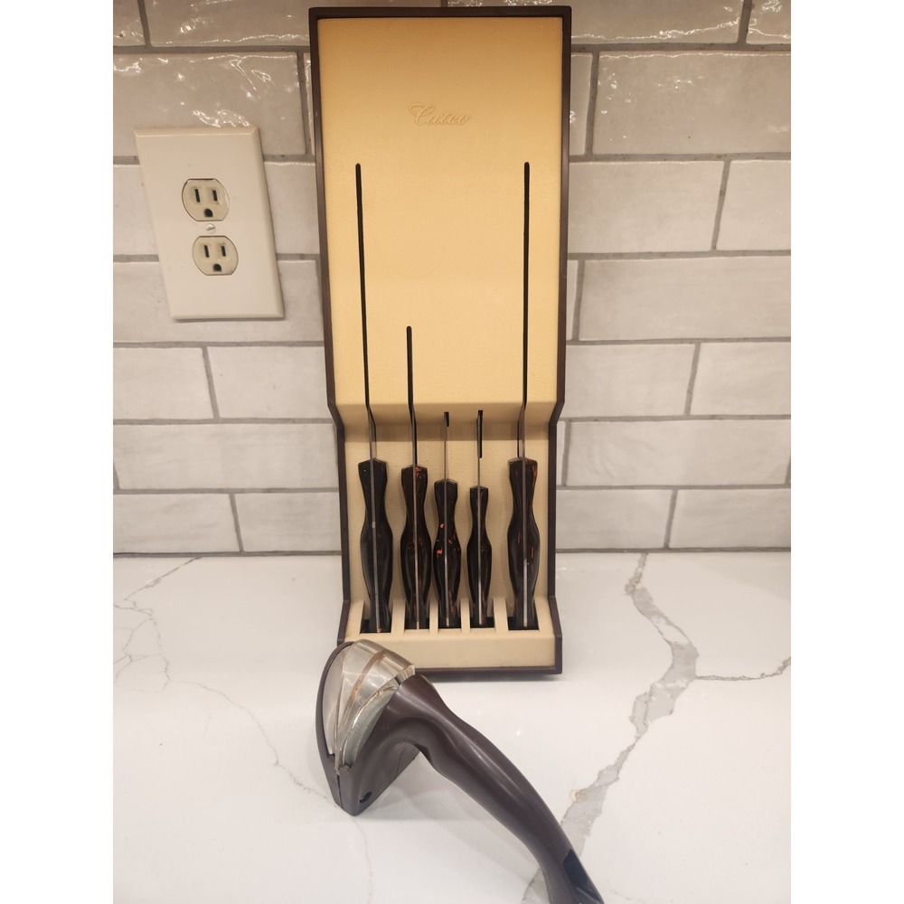 Vintage Cutco 5 Piece Knife Set With Plastic Space Saver Wall Mount & Sharpener - Picture 1 of 14